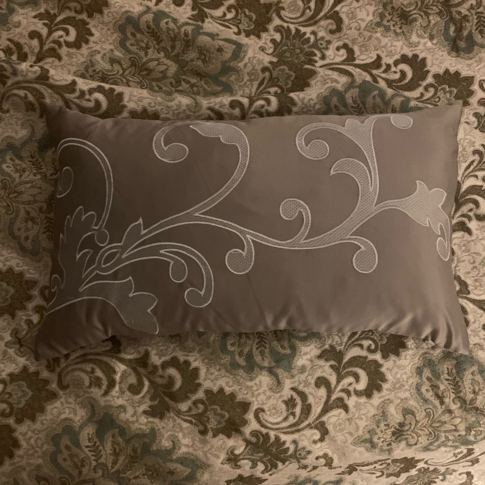 Accent pillow